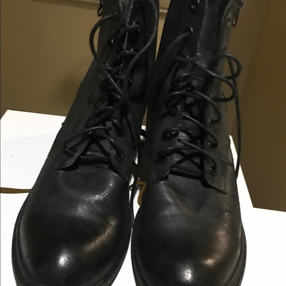Lace up/ zip boot worn 3 times black leather